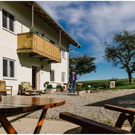 Gaestehaus Niedermeierhof Appartamento Ebersberg