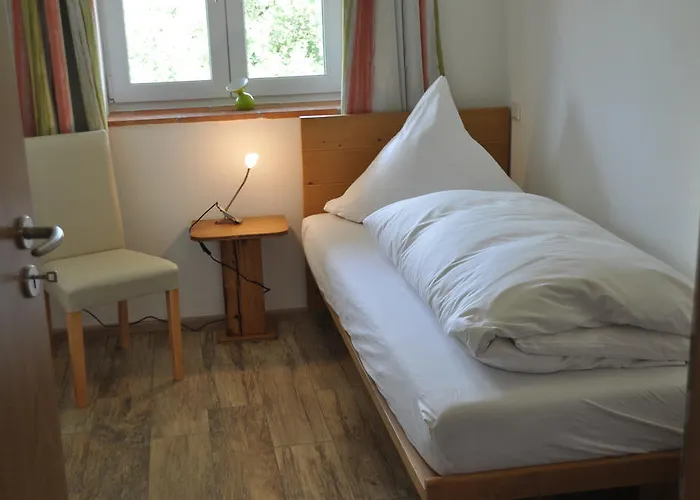 Daire Gastehaus Niedermeierhof Ebersberg