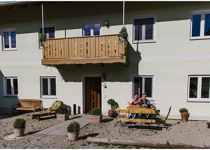 Gastehaus Niedermeierhof * Ebersberg