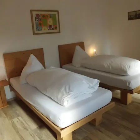 Gaestehaus Niedermeierhof Апартаменты Эберсберг