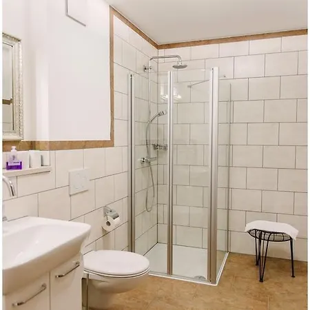 Gaestehaus Niedermeierhof * Эберсберг