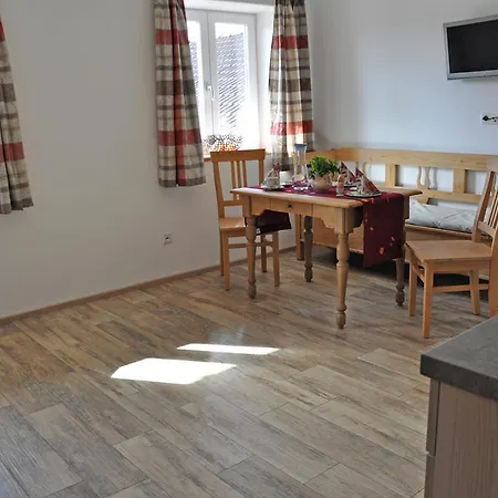 Gaestehaus Niedermeierhof Эберсберг